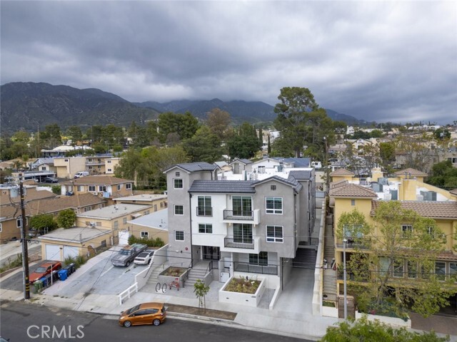 Building Photo - 10218 Fernglen Ave