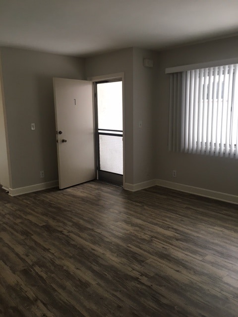 Living Room Entry - 1625 Armacost Ave