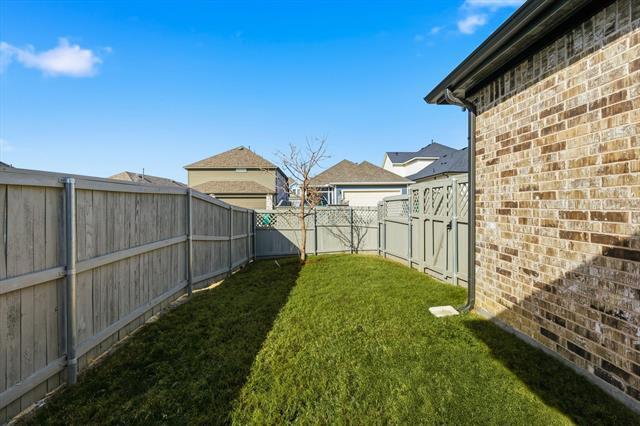 Building Photo - 2320 Stella Ln