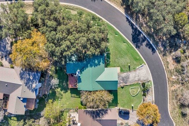 Building Photo - 708 Scarlet Sun