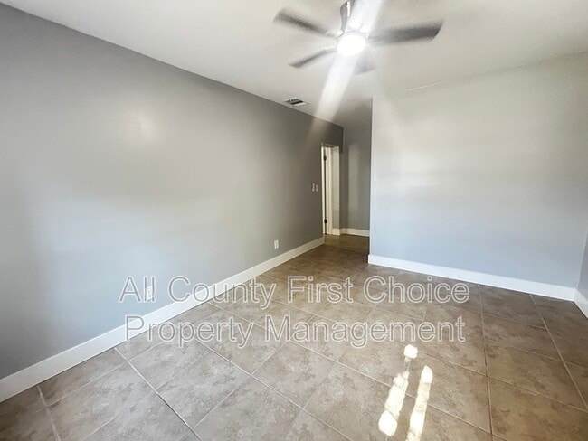Building Photo - 233 41st Ave NE