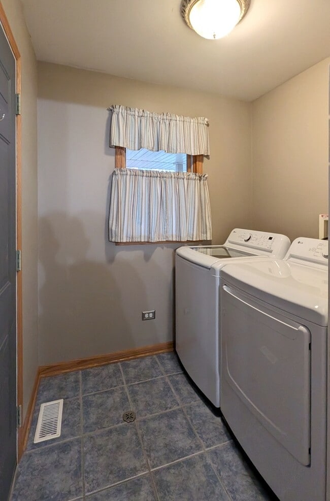 Building Photo - 26615 S Kimberly Ln