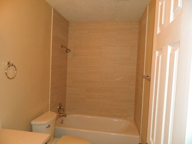 Building Photo - Coming Soon-Altamonte Springs 3-2 Condo Available Aug 14th