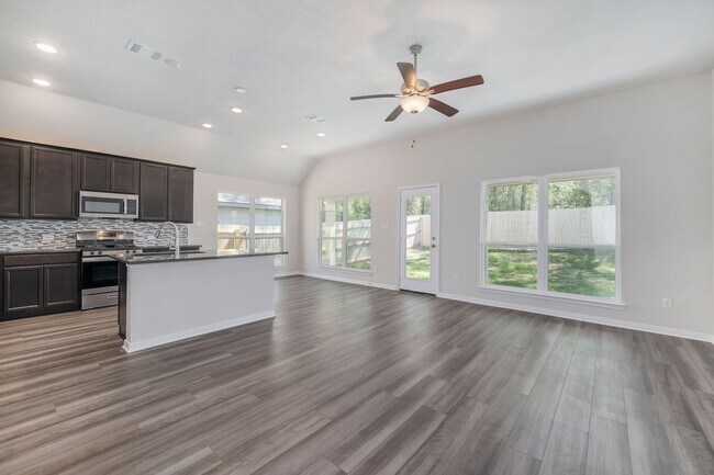 Building Photo - 4 Bedroom- Like New Home in Sterling Ridge...