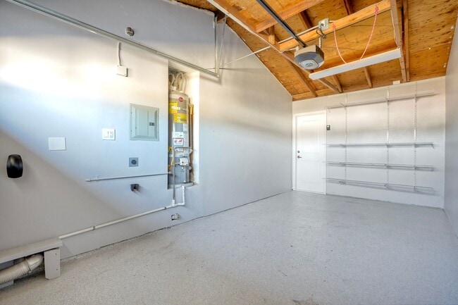 Building Photo - 254 Gloxina St