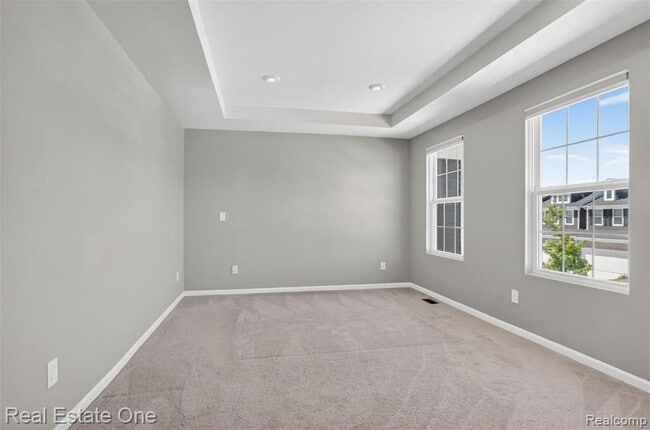 Building Photo - Modern 3-Bedroom Condo in Lake Orion Near I-75