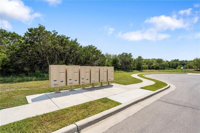 Building Photo - 5920 Eden Dr