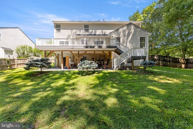 Building Photo - 9201 Golf Ct