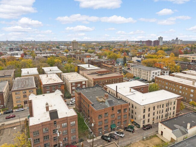 Building Photo - Charming 1-Bed 1-Bath Available Now!