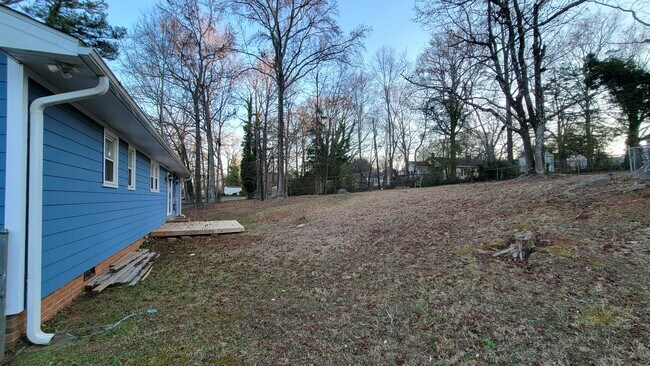 Building Photo - 108 Oak Park Dr