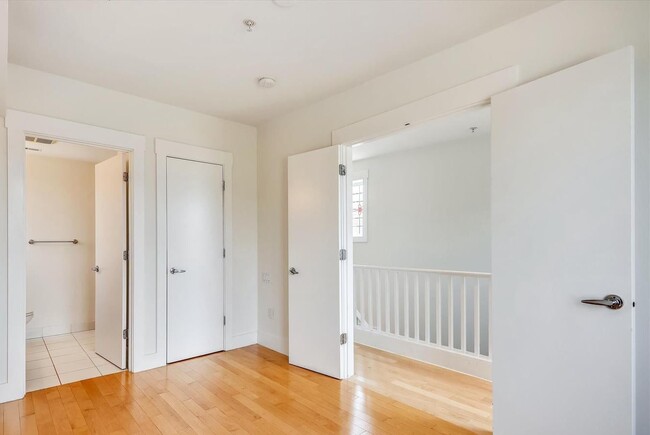 Building Photo - 1830 18th St NW