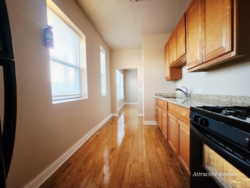 Building Photo - 6507 S Ingleside Ave