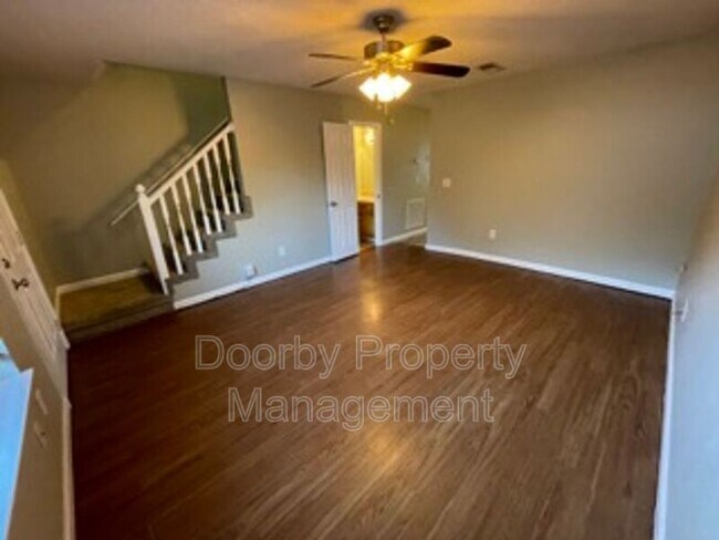 Building Photo - 3455 Hedge Drive Northeast