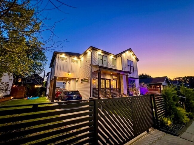 Building Photo - 805 Cordell St