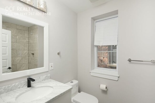 Building Photo - 2522 Nicholas St