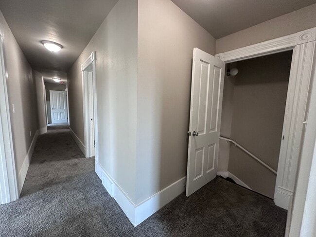Building Photo - Large Open Concept 5BR/2BA Rent to Own Home with Office