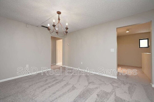 Building Photo - 1808 Village Ct