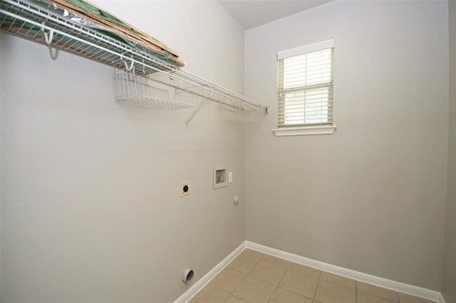 Building Photo - 6800 Cromarty Ln