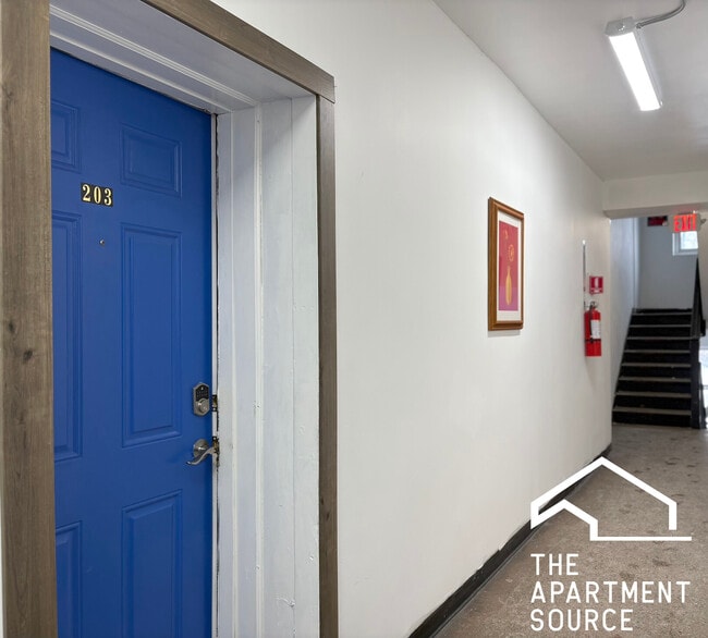 Building Photo - 6228 S Western Ave