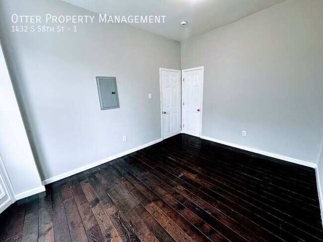 Building Photo - 1432 S 58th St