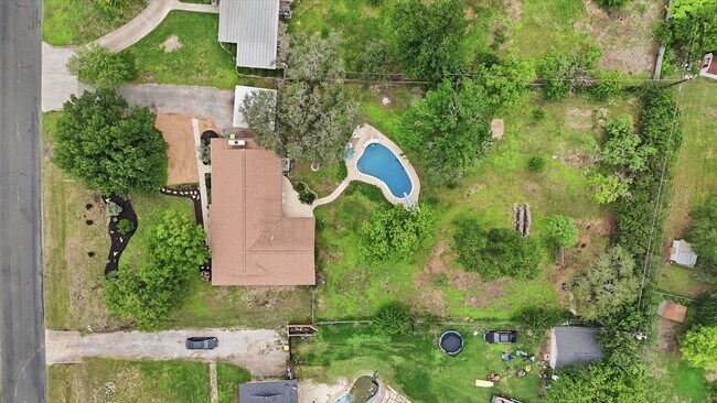 Building Photo - Beautiful Home on Nearly an Acre in Helotes with Pool, Office & No HOA