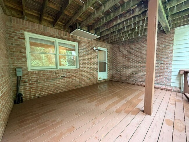 Building Photo - 3 or 4 Bedroom / 3.5 Bath Condo Kingsport, TN 37663