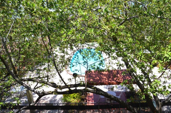 Building Photo - 255 S Cypress Rd