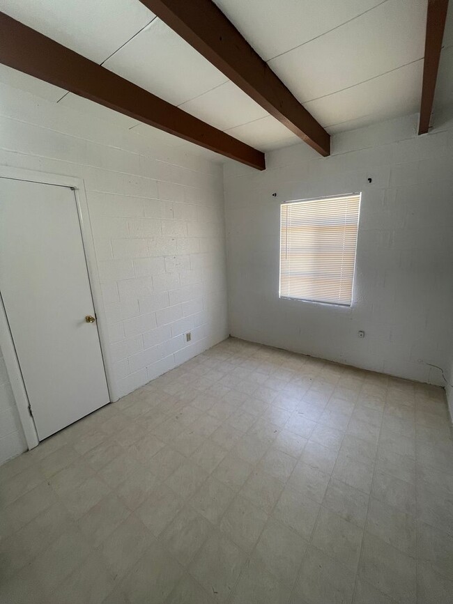 Building Photo - Cute 3-bedroom, 1-bathroom Home