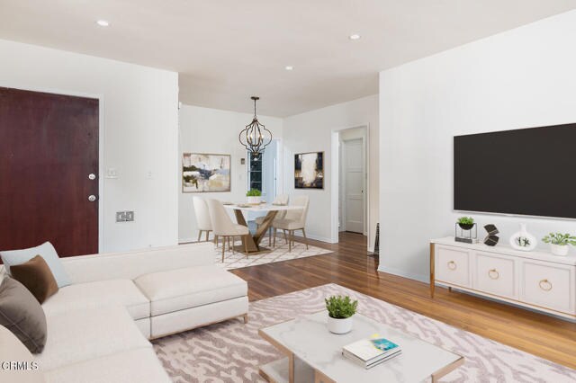 Building Photo - 1070 E Woodbury Rd