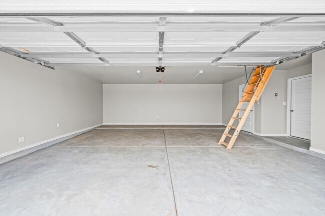 Building Photo - Country Living In Idalou ISD!