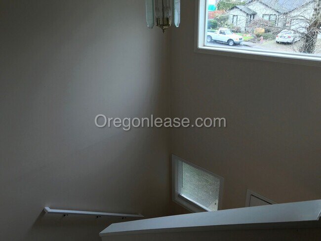 Building Photo - 3/2 Duplex Townhome in Thurston Hills