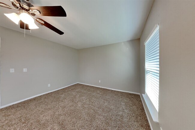 Building Photo - 18038 Green Hazel Ct