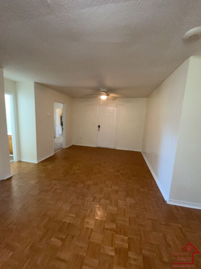 Building Photo - 157 Bybee Woods Dr