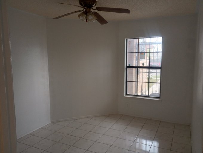 Building Photo - 9627 Dugas Dr