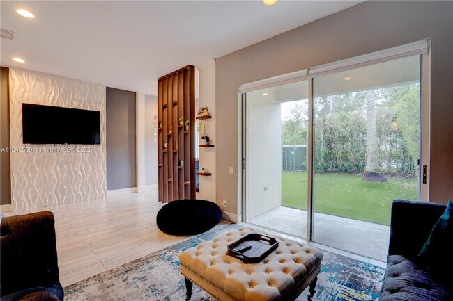 Building Photo - 1364 Harbor View W