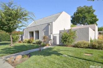 Building Photo - Cozy Condo in North Davis!