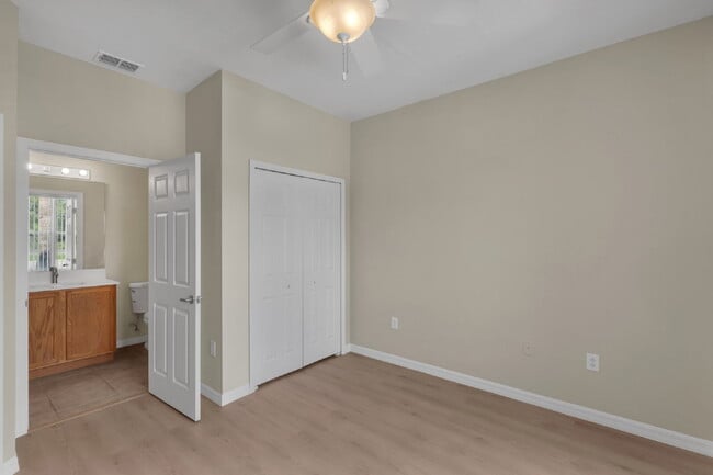 Building Photo - 3-Bedroom Townhome with Private Pool | Mas...