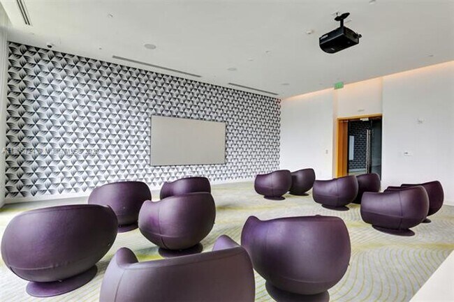 Building Photo - 501 NE 31st St