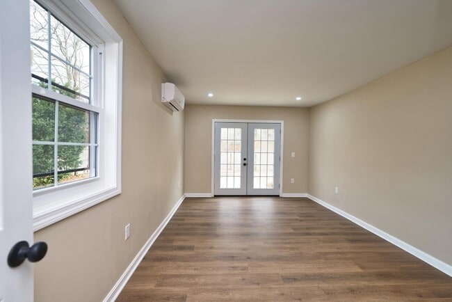 Building Photo - 4 Water St