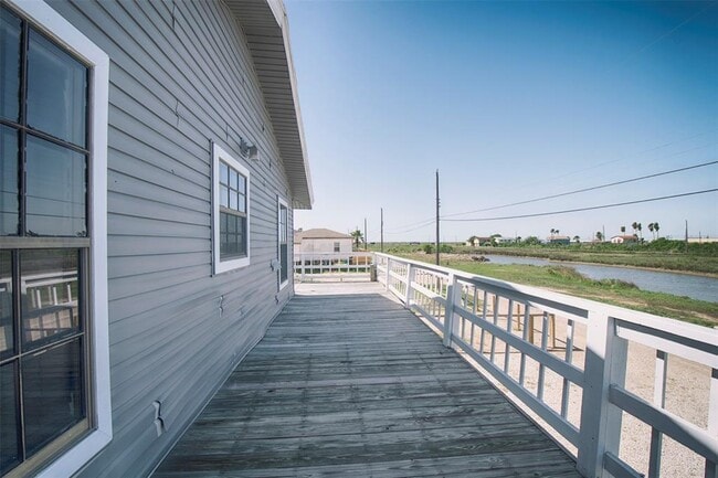 Building Photo - 7015 W Hunter Dr