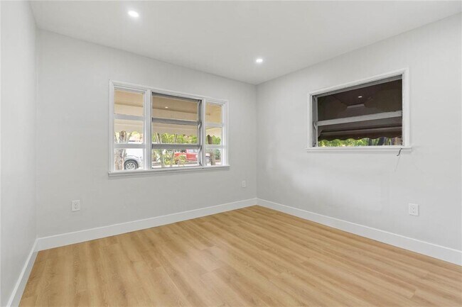 Building Photo - 1946 Rodman St