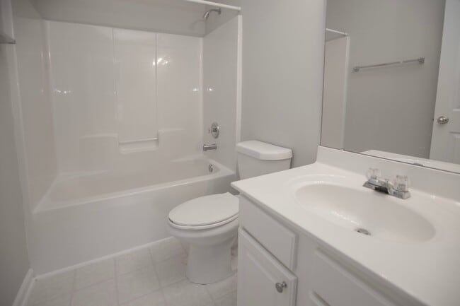 Building Photo - 2 Bedroom 2.5 Bath with Lake View in Morrisville, NC!