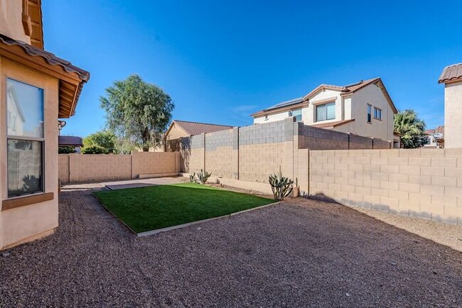 Building Photo - Spacious Elegance in Rancho Sahuarita’s Ga...