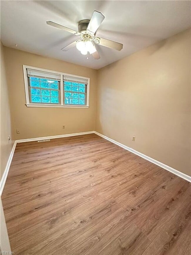 Building Photo - Courthouse Green