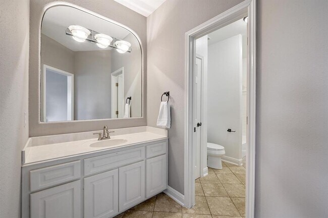 Building Photo - 12004 Mira Mesa Dr