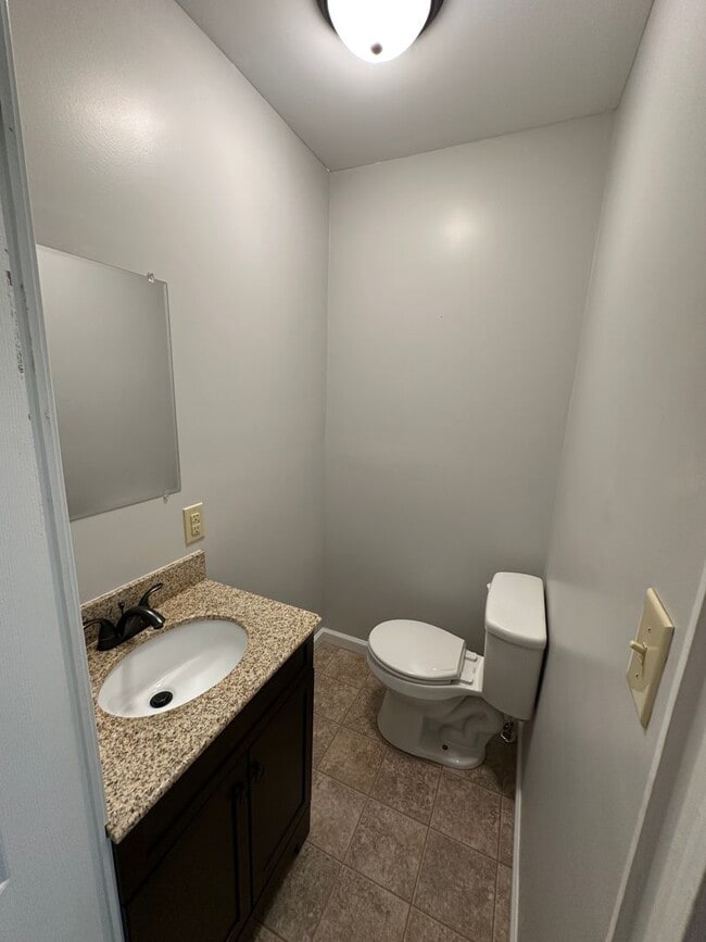 Building Photo - Super Duplex on Meridian Dr W.