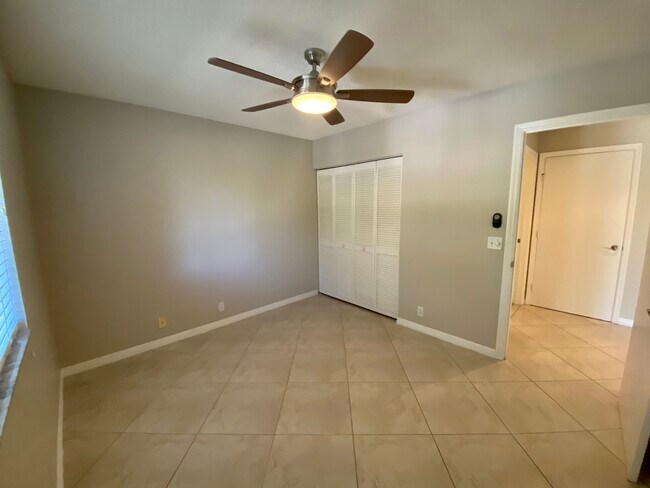 Building Photo - 7760 Emerald Cir