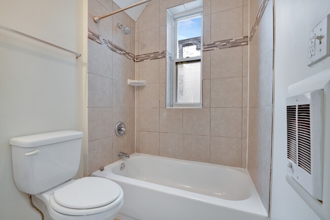 Building Photo - 618 Columbia Rd NW