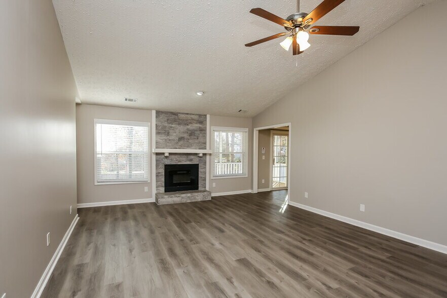 Building Photo - 923 River Rock Dr