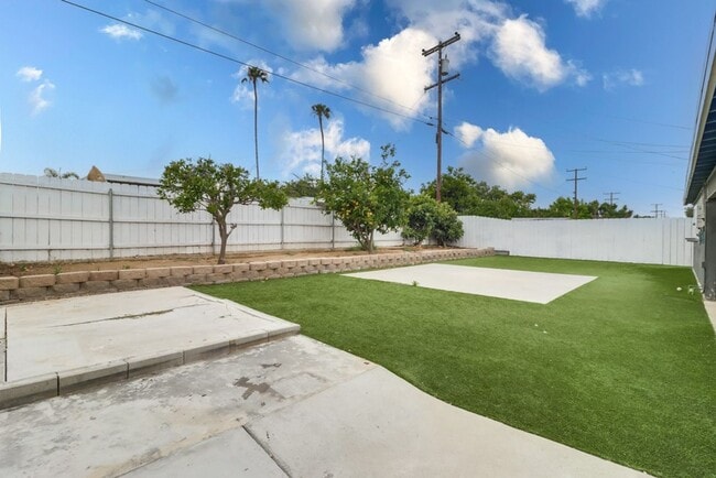 Building Photo - Imperial Beach, Gorgeous 4 bed 2 bath home...
